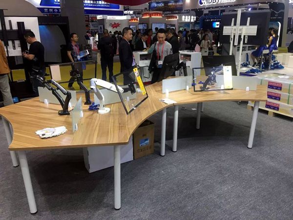 1694942145800003.jpg d0c0e23063e85287acd8b26423c96811_InfoCommChina20174.jpg